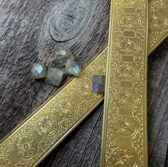 Newport Echo Button Studs